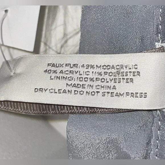 NWT! Ann Taylor Loft Women’s Grey Faux Fur Gaitor Scarf - Picture 6 of 9